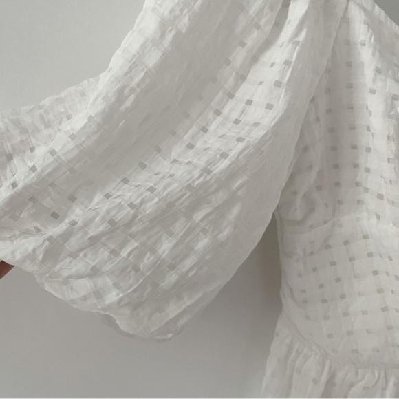 NWT &Merci- A ivory textured gingham puff sleeve Top medium size - Picture 4 of 6